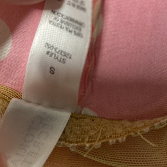 Rare Victoria’s Secret vintage pink & gold lace & mesh floral bra & panty set - Picture 8 of 11